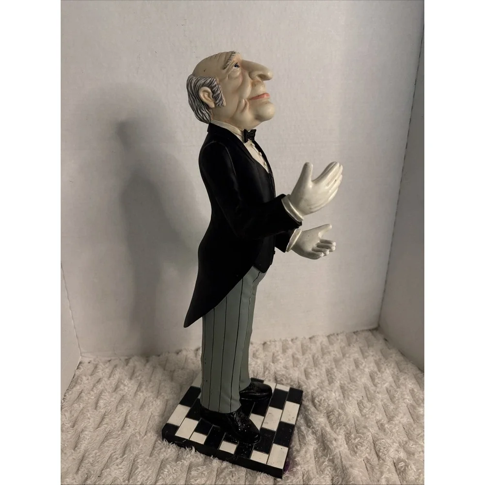 Bombay Company 2006  Jeeves James the Butler Wine Bottle Holder 18